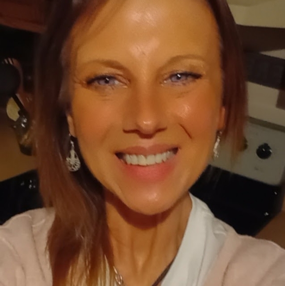 Meet your Posher, Teri - Picture 2 of 2